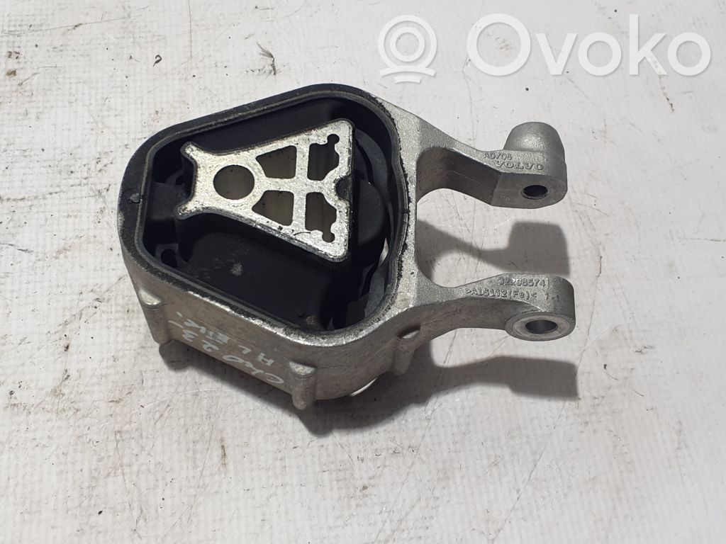 Volvo C40 Engine mounting bracket 