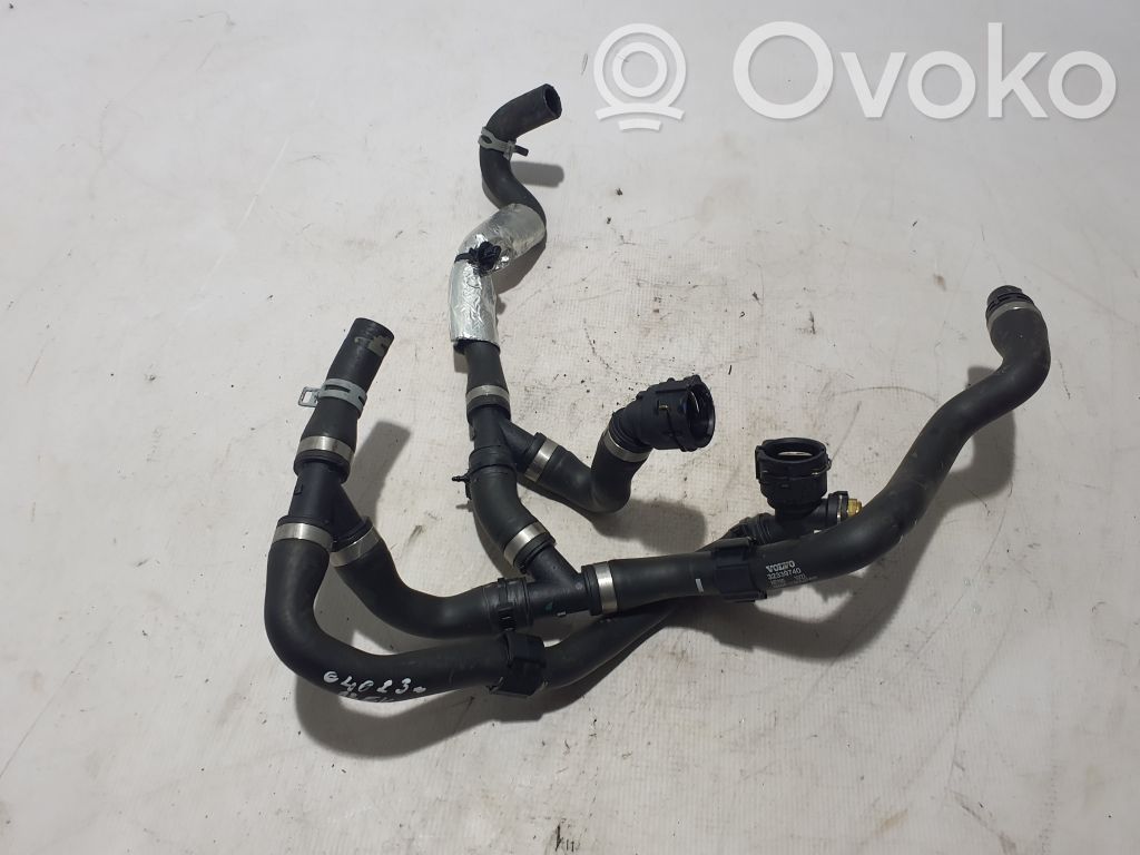 Volvo C40 Engine coolant pipe/hose 