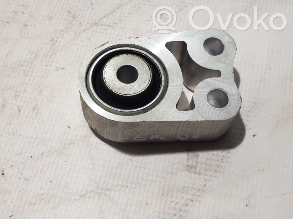 Volvo C40 Engine mount bracket 