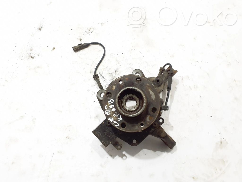 Renault Clio IV Cubo de rueda delantera