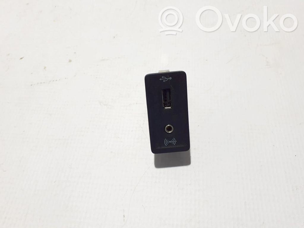 Volkswagen Amarok Enchufe conector USB 