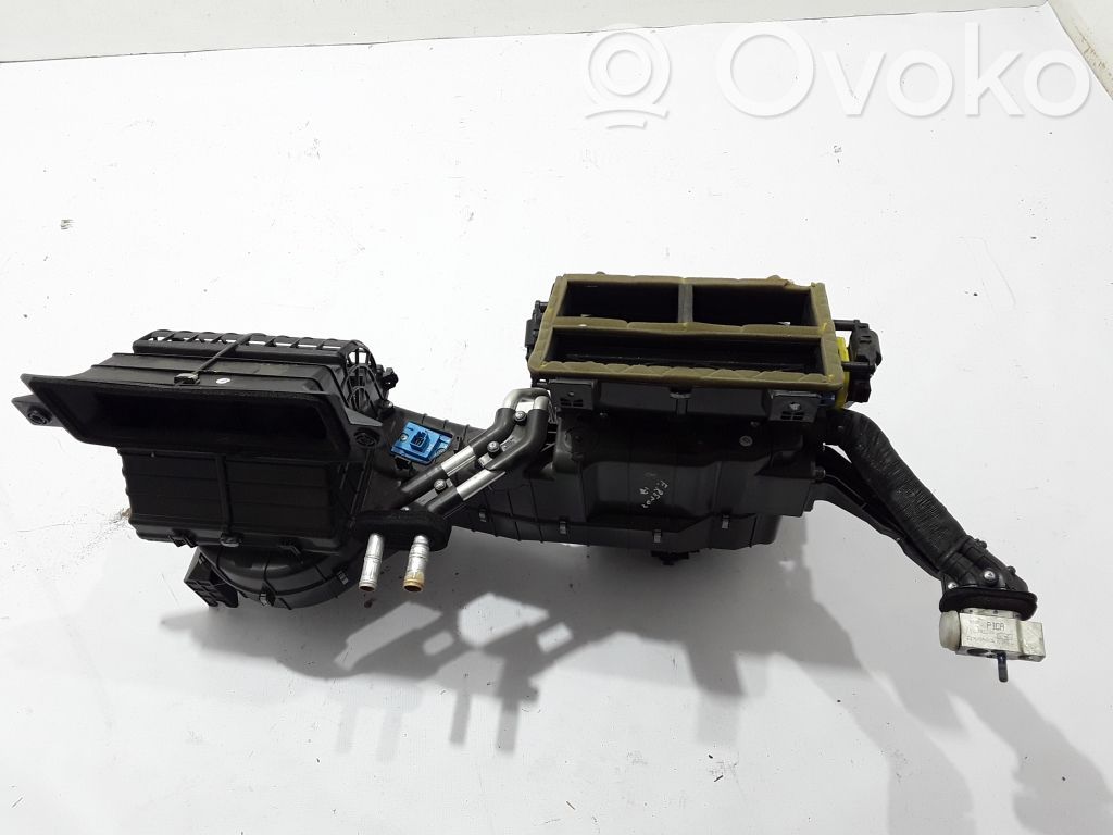 Ford Ranger Montaje de la caja de climatización interior