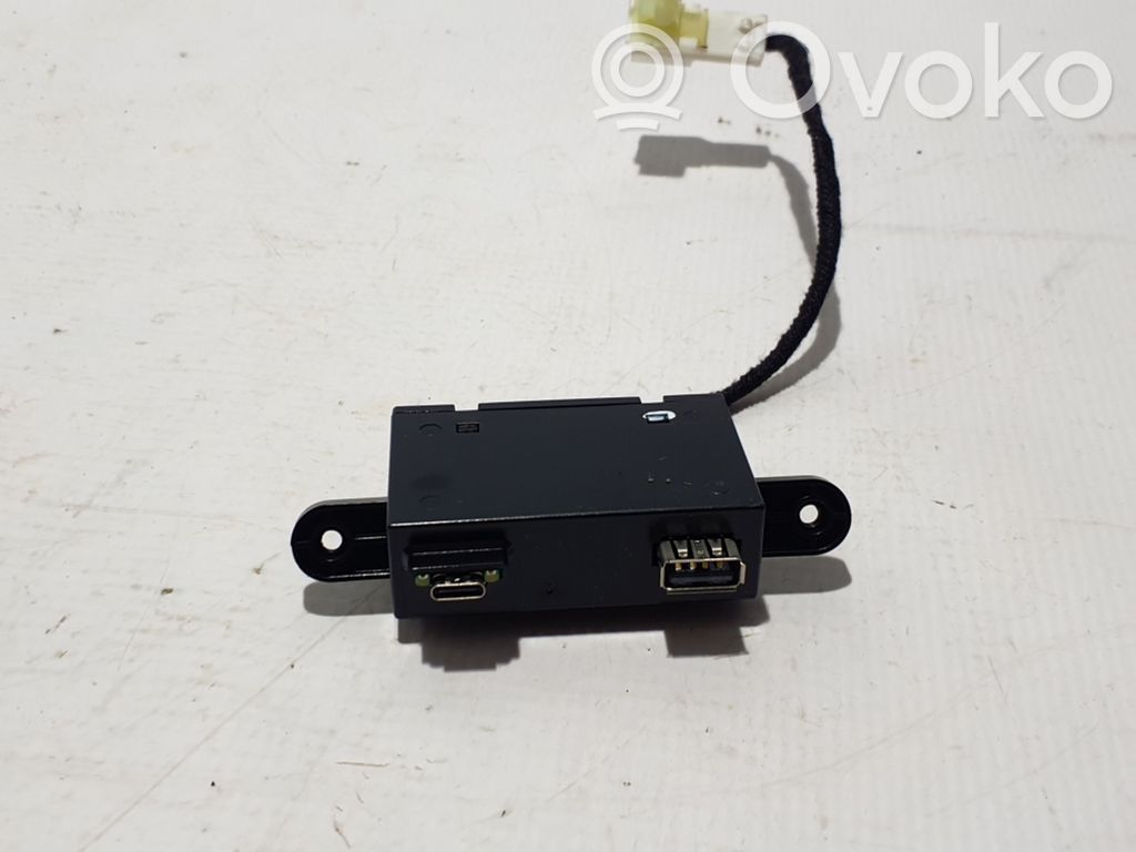 MG ZS USB-pistokeliitin 