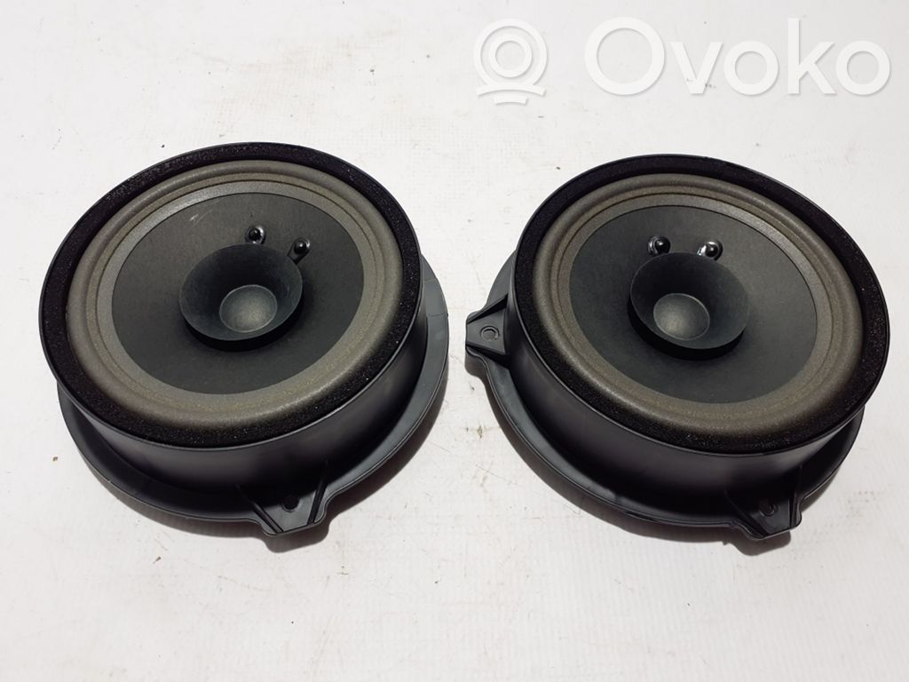 Altavoz de la puerta delantera   10471423
