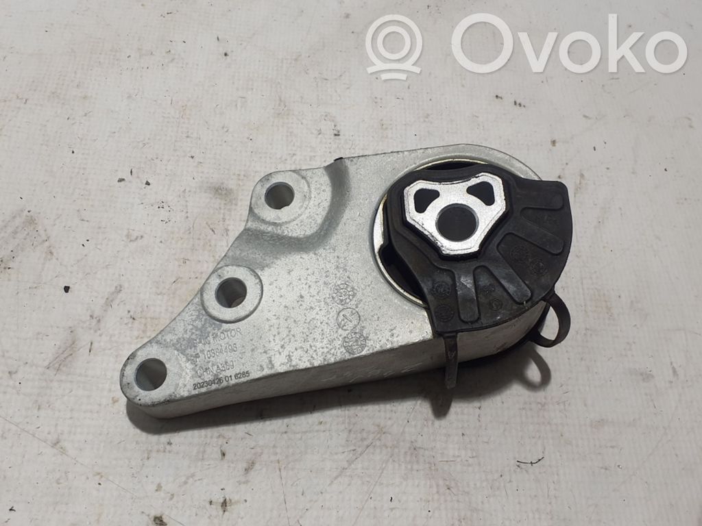 MG ZS Engine mounting bracket 