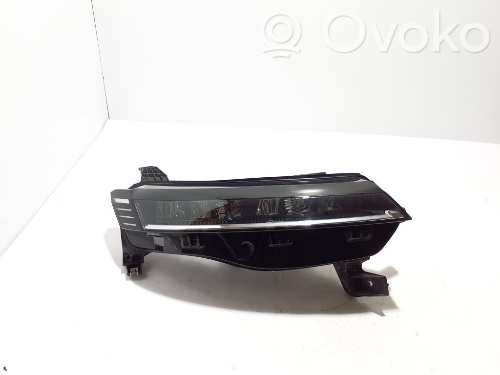 Phare frontale   260104574R