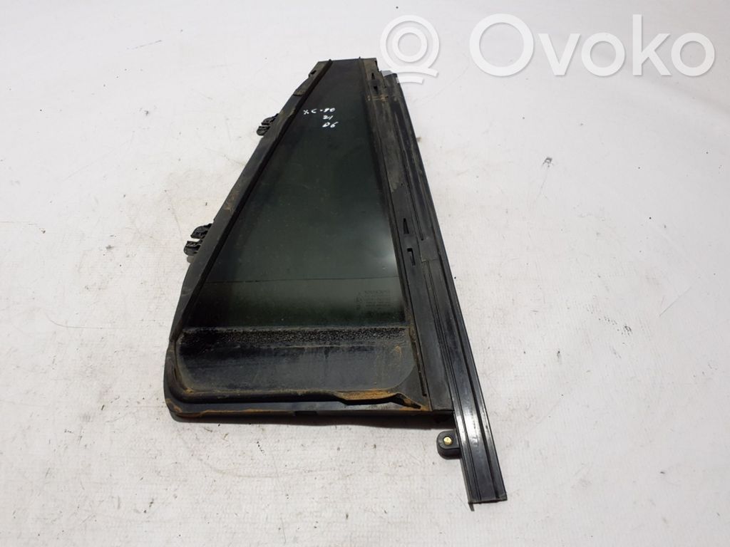 Ventanilla de ventilación de la puerta trasera   31352999