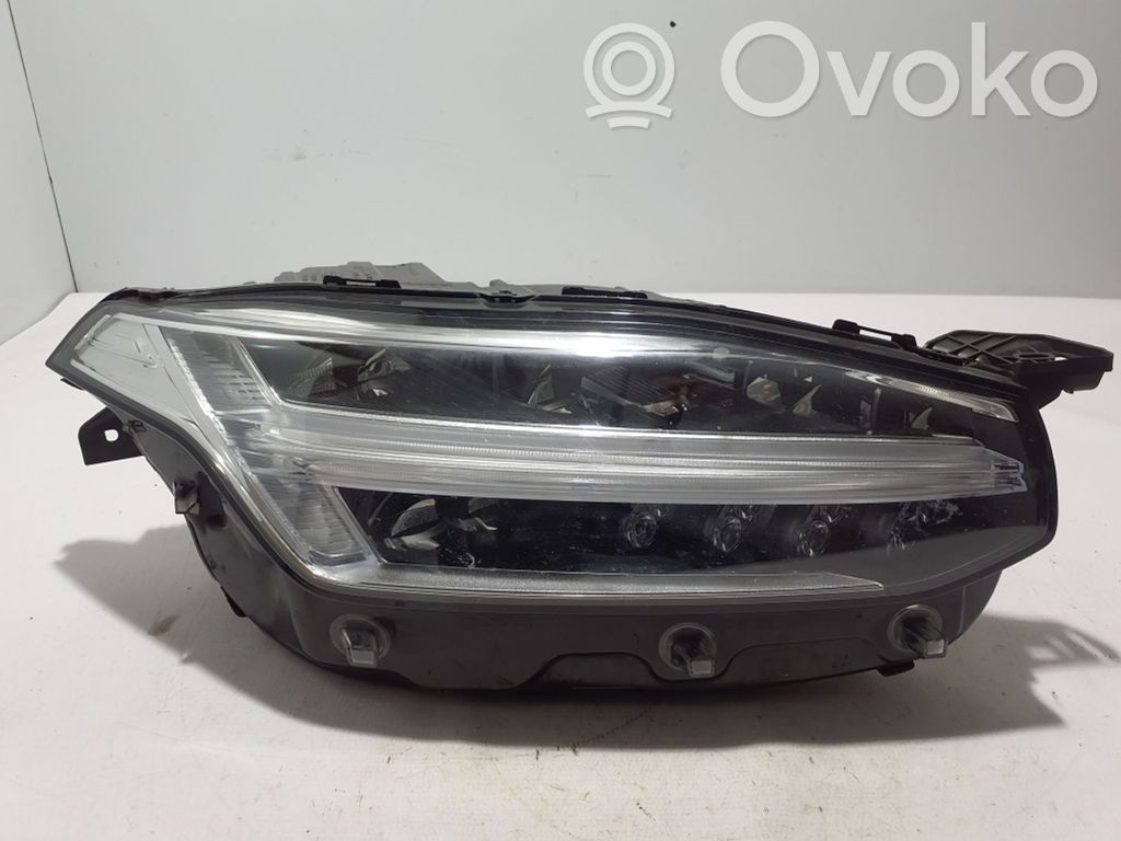 Volvo XC90 Headlight/headlamp 