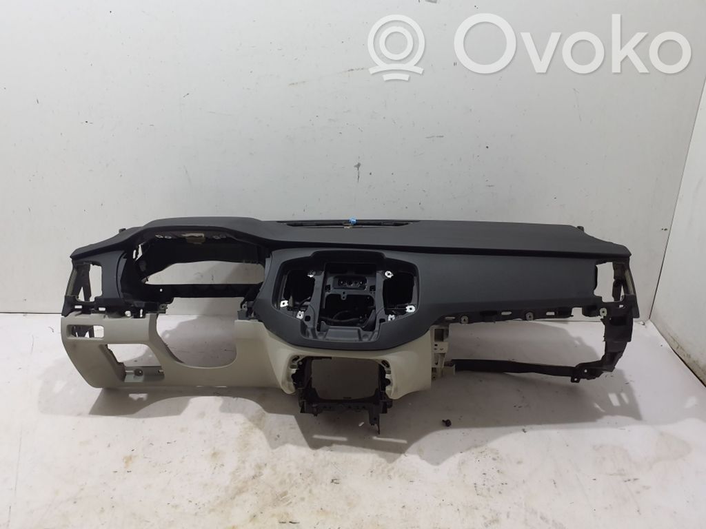 Volvo XC90 Panelė 