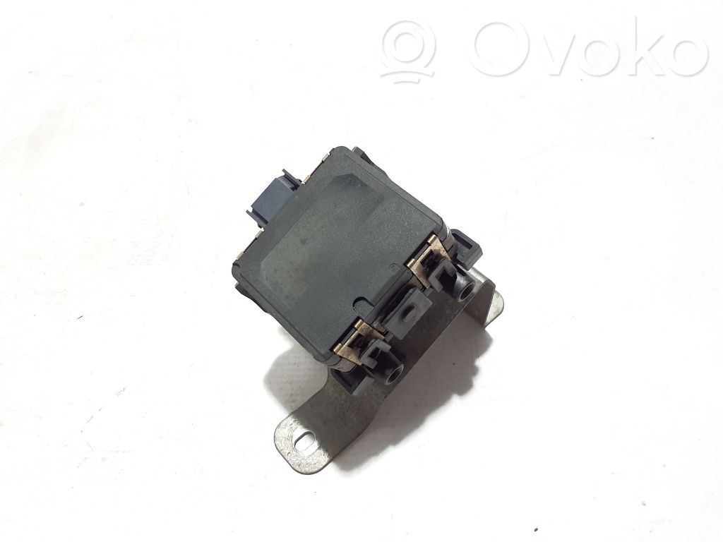 Tesla Model S Distronic sensor radar 