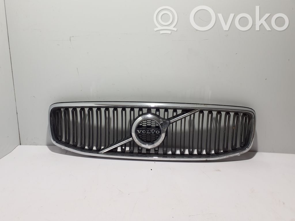 Volvo S90, V90 Etusäleikkö 