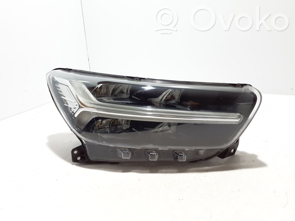 Volvo XC40 Scheinwerfer 