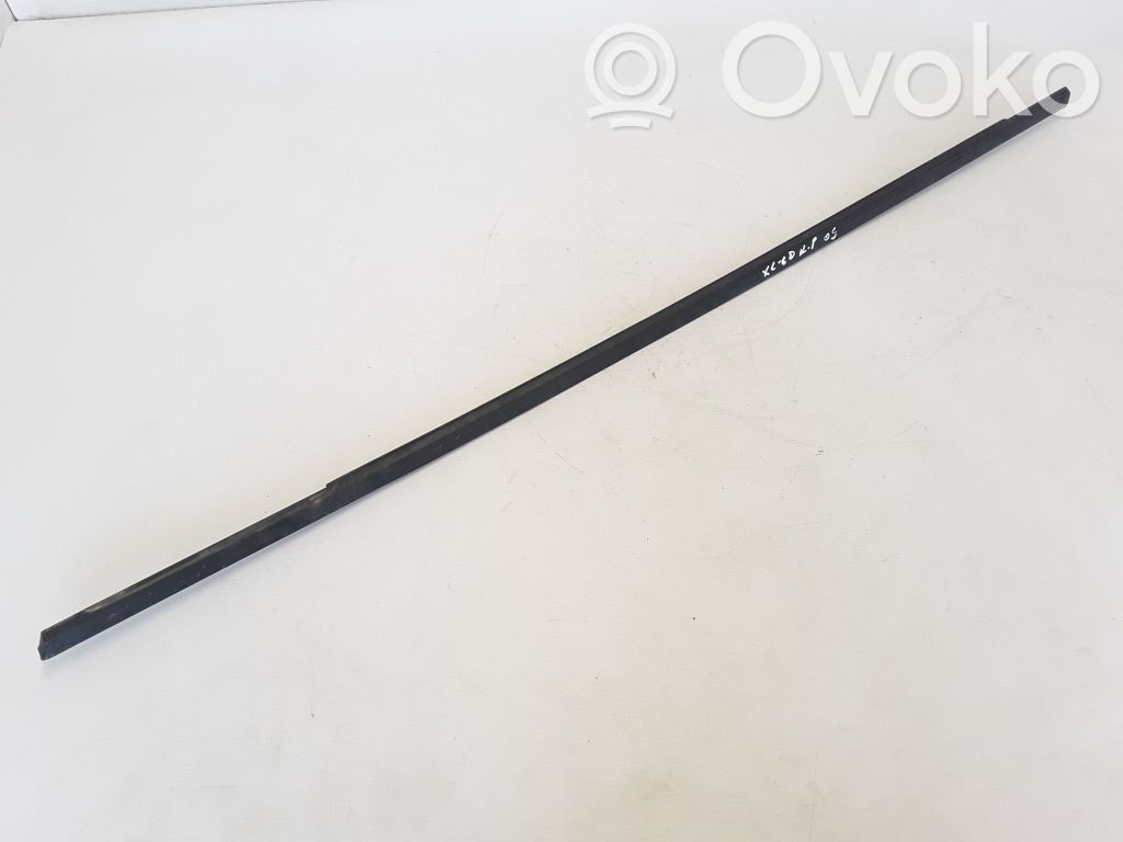 Volvo XC60 Moulures des vitres de la porte avant 