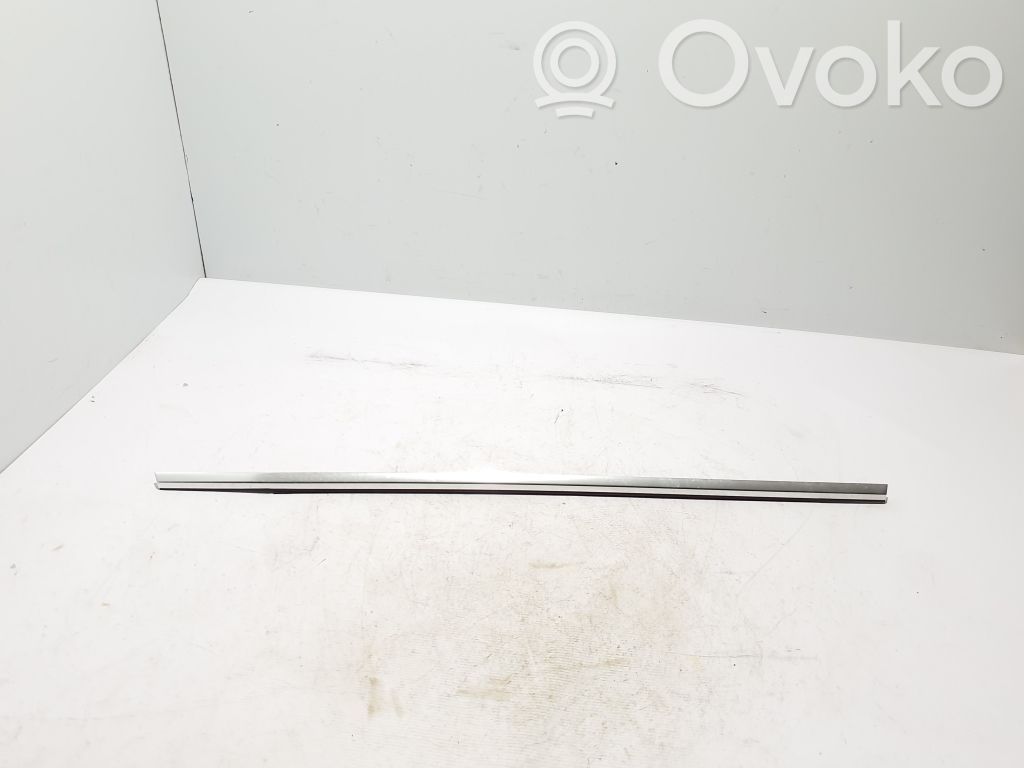 Takaoven lista (muoto)   8B3839475