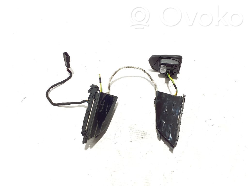 Audi A5 Steering wheel buttons/switches 