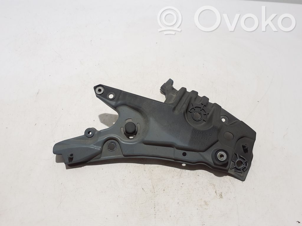 Volvo S60 Uchwyt / Mocowanie błotnika przedniego 
