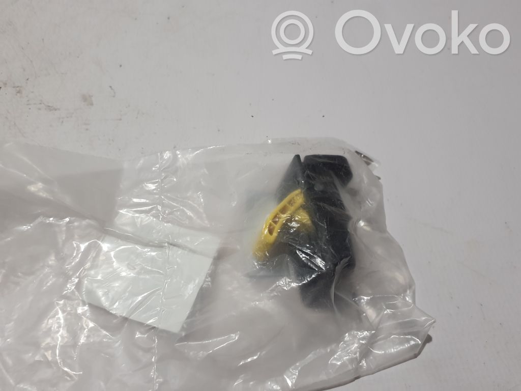 Volvo XC60 Încuietoare capotă 