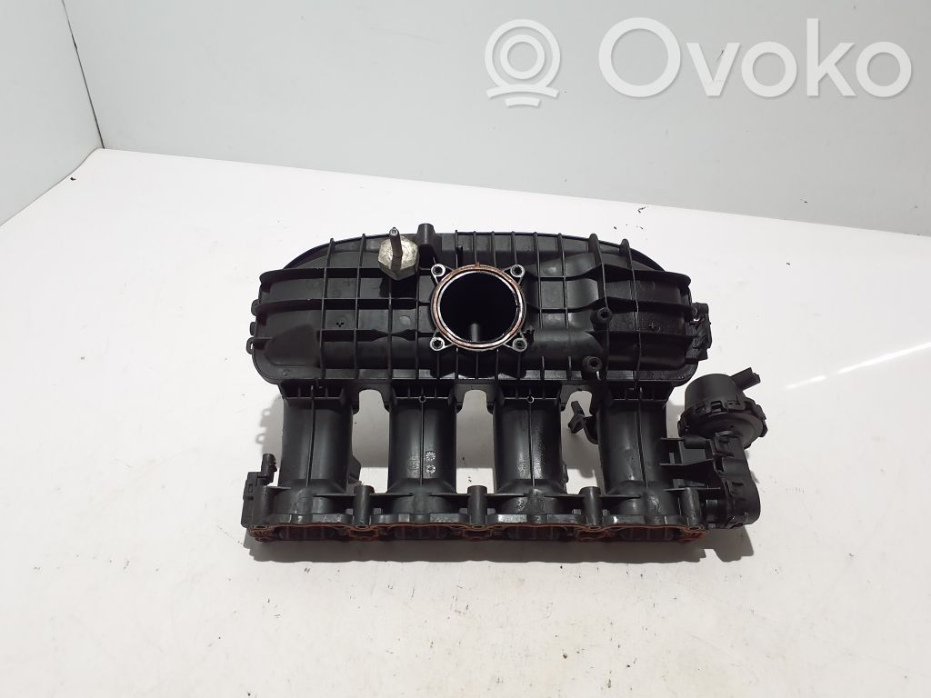 Audi A5 8T 8F Colector de admisión 