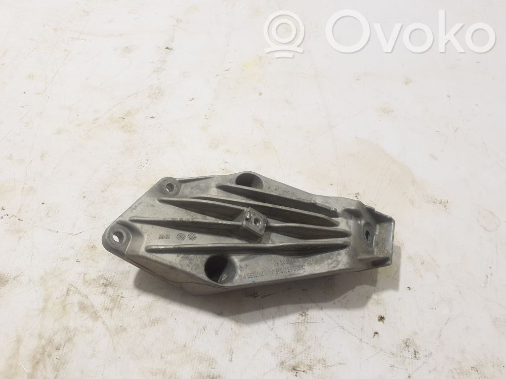 BMW X5 G05 Engine mounting bracket 