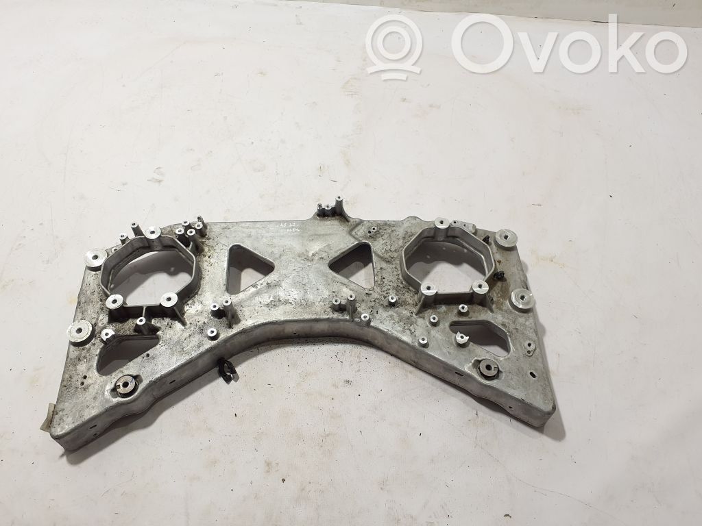 Engine mounting bracket   32388370