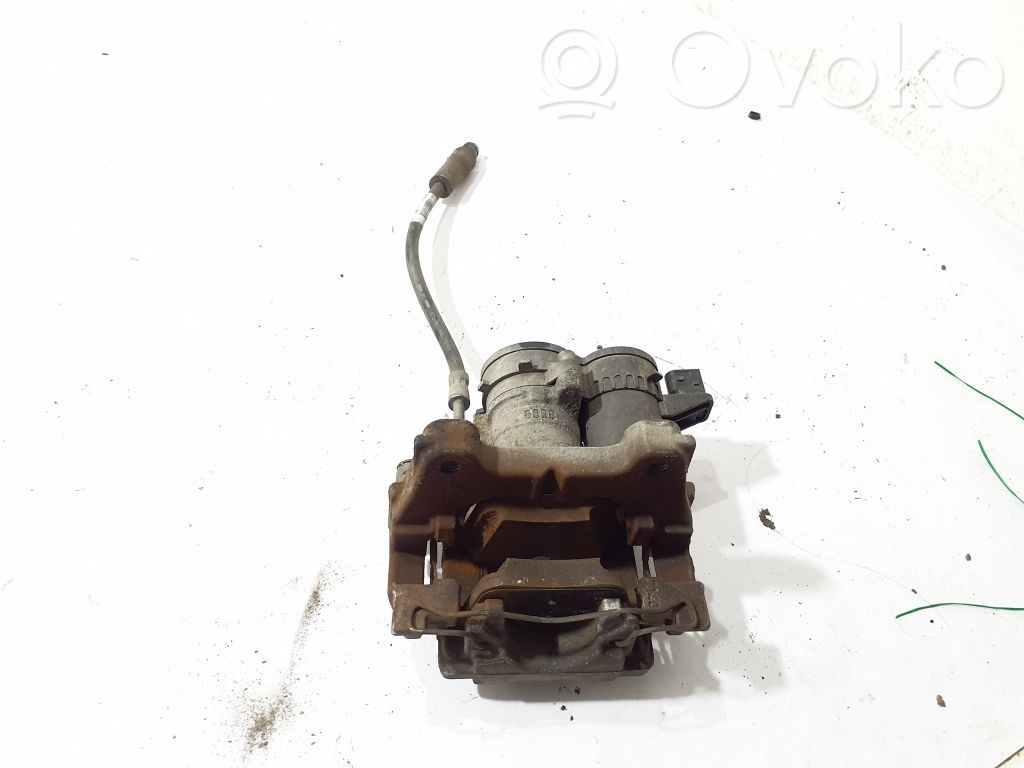 Volvo C40 Takajarrusatula 