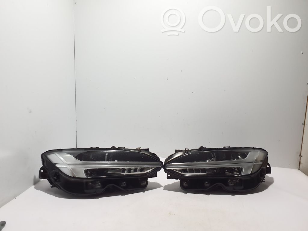 Volvo S90, V90 Scheinwerfer 