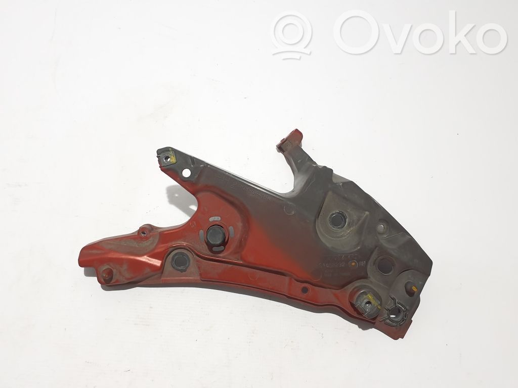 Volvo V60 Laikiklis sparno 