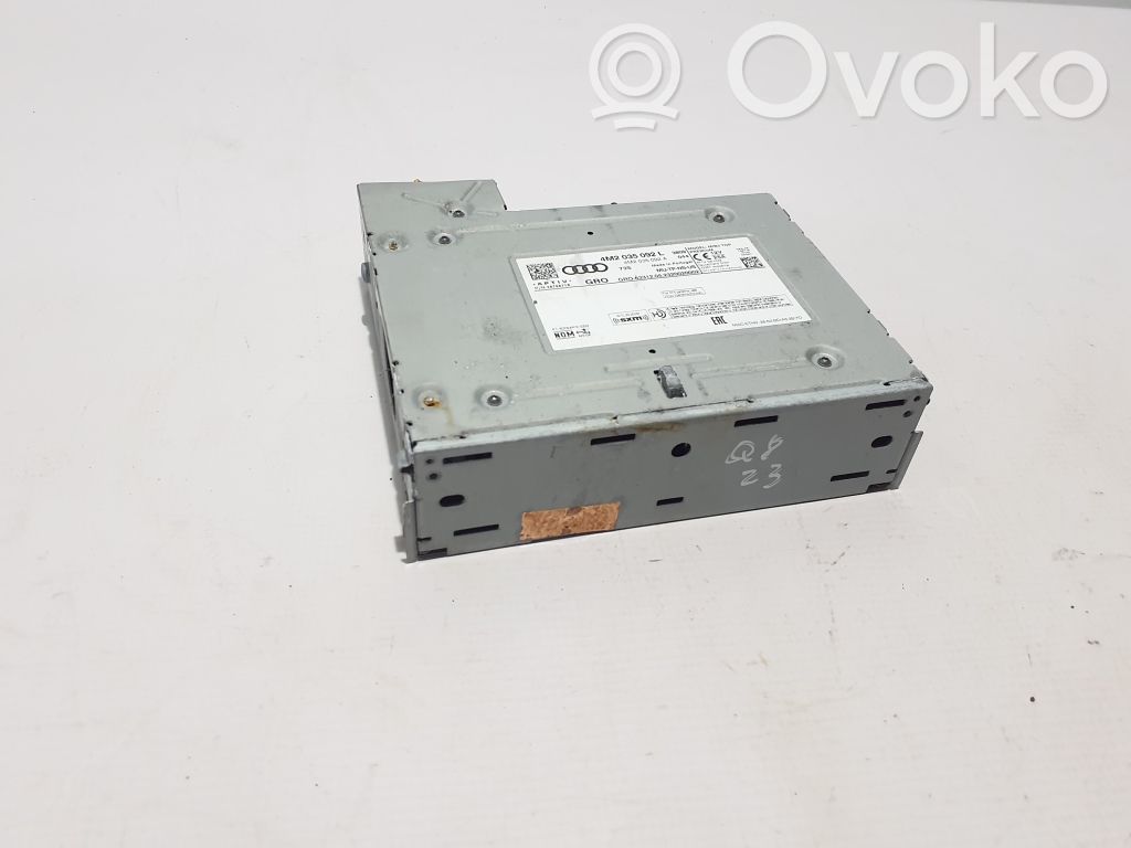 Audi Q8 Radio/CD/DVD/GPS head unit 
