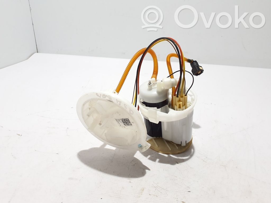Bomba interna de combustible   4M0919087F