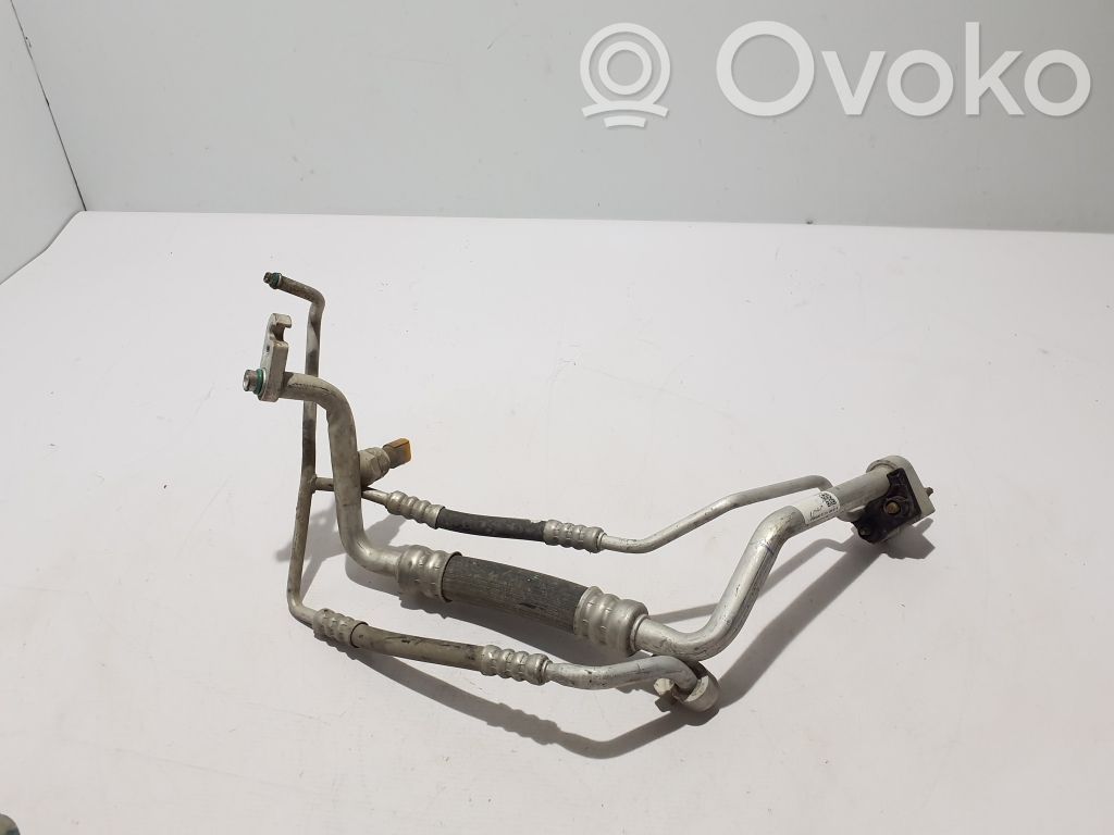 Tesla Model X Ilmastointilaitteen putki (A/C) 