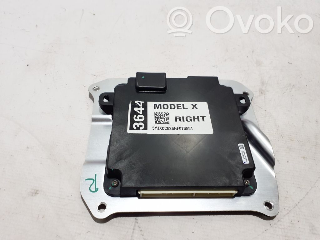 Door control unit/module   105018300D