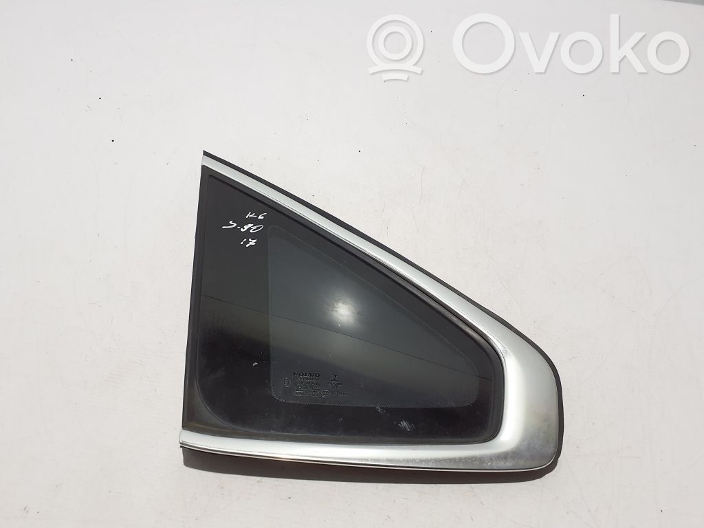 Volvo S90, V90 Vidrio lateral trasero 