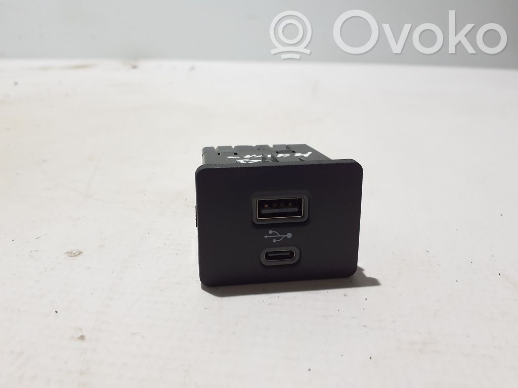Ford Mach-E I USB socket connector 