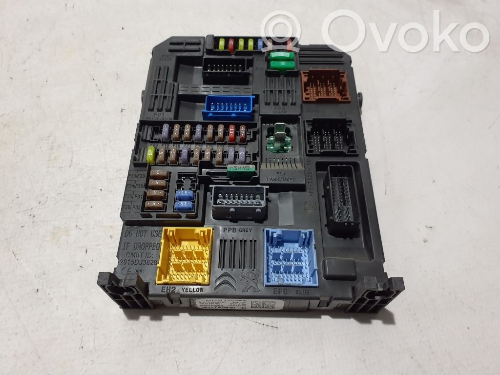 Toyota Proace Saugiklių blokas 