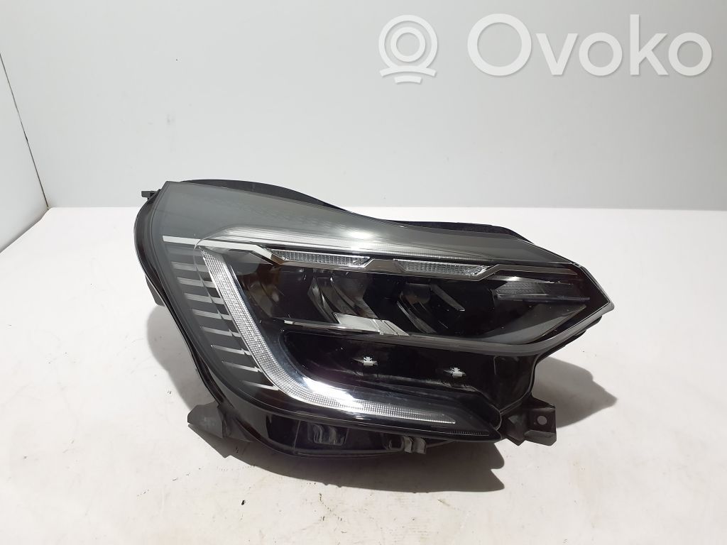 Renault Captur II Lampa przednia 