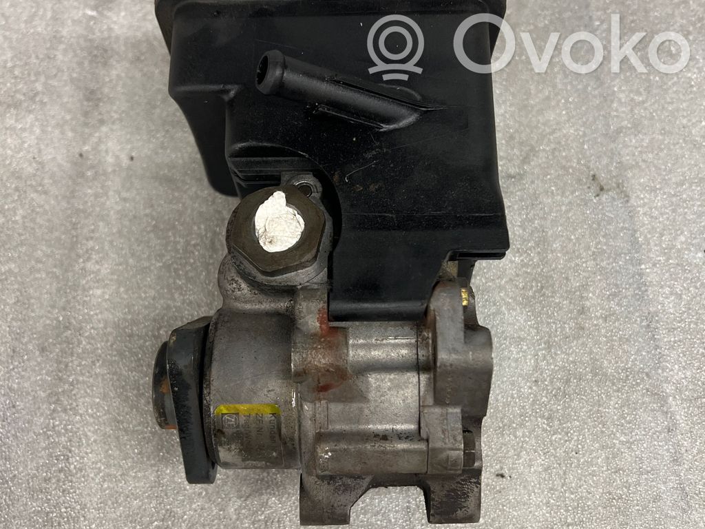BMW 5 E39 Power steering pump 