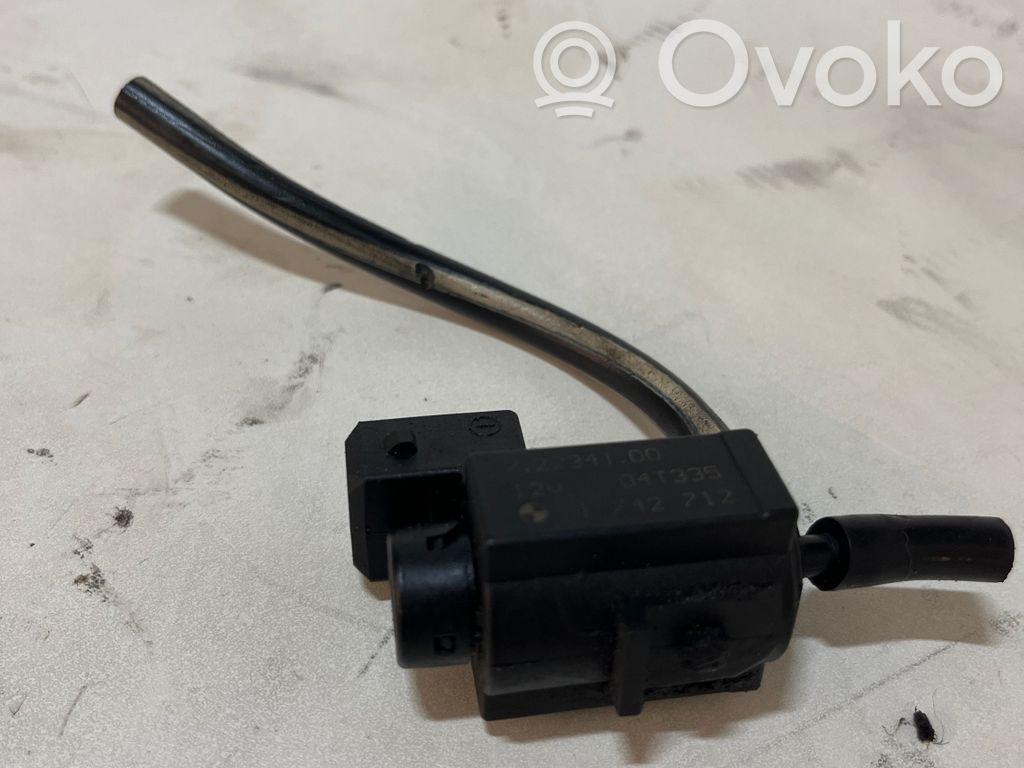 Vacuum valve   722341