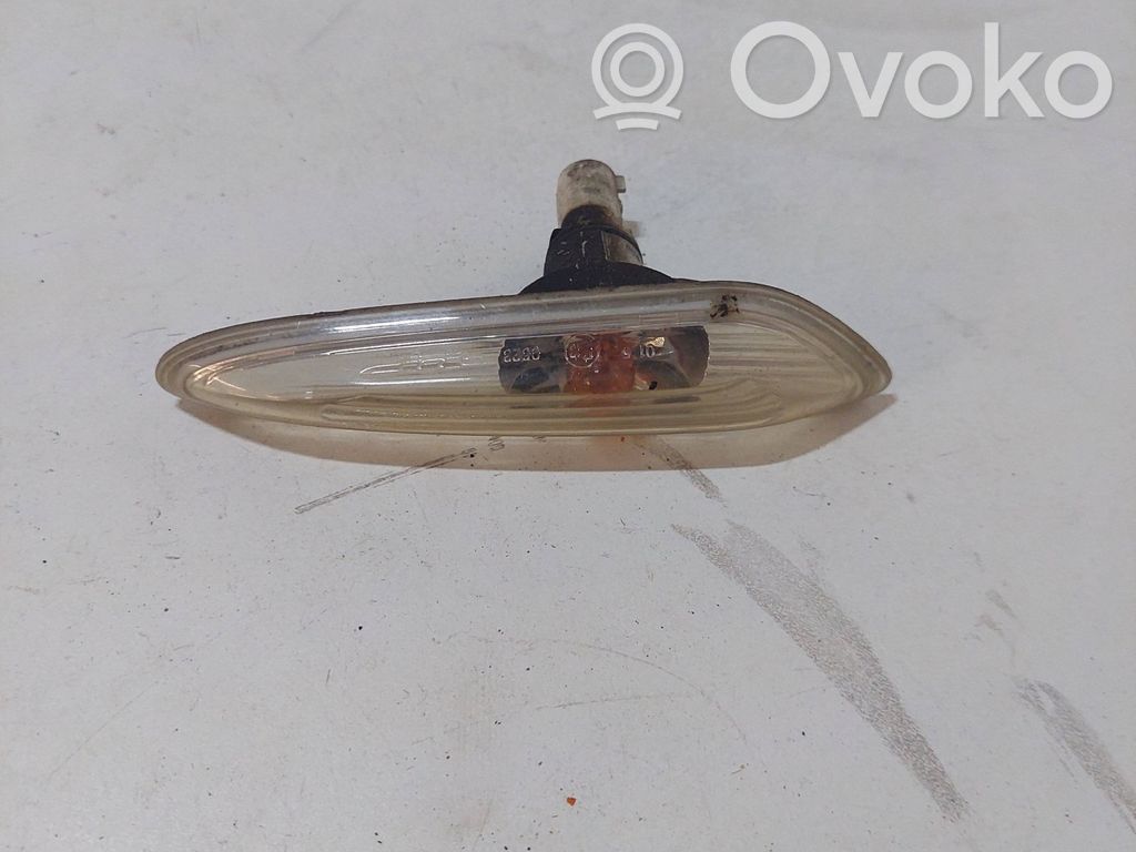 BMW 3 E46 Front fender indicator light 