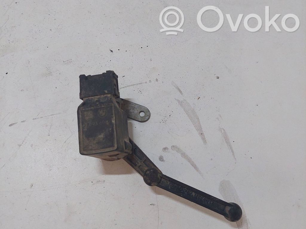 Headlight/headlamp level sensor   6784698