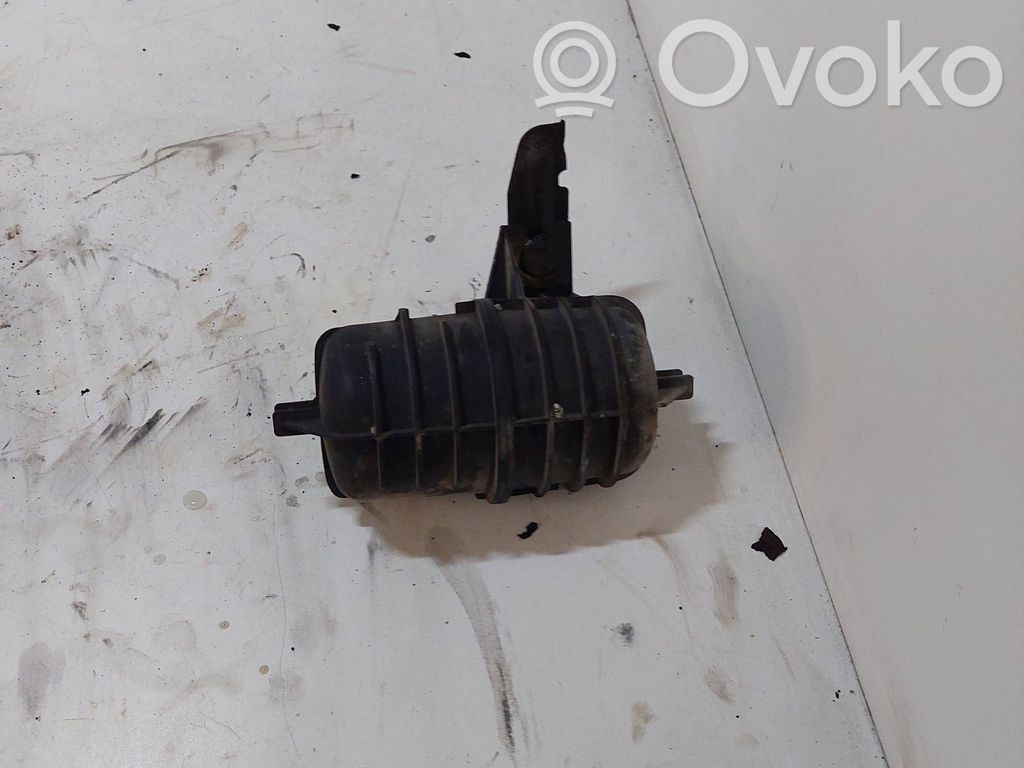 BMW 5 E39 Vacuum air tank 