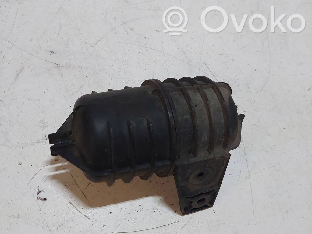 BMW 5 E39 Vacuum air tank 
