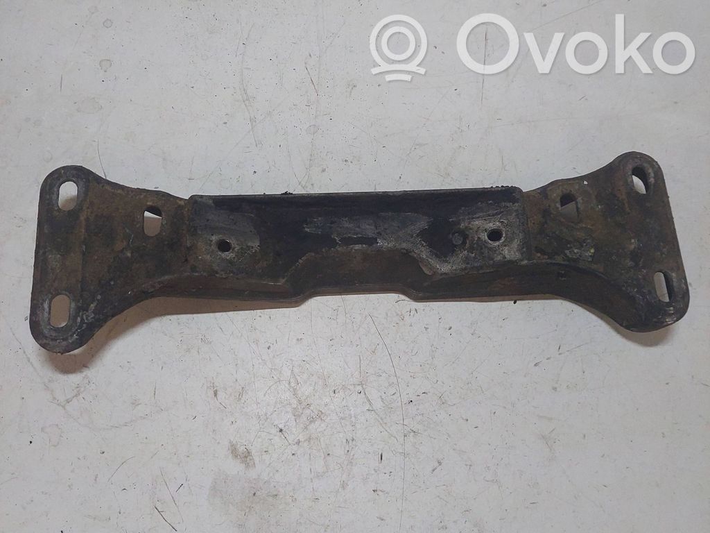 BMW 5 E39 Engine mounting bracket 