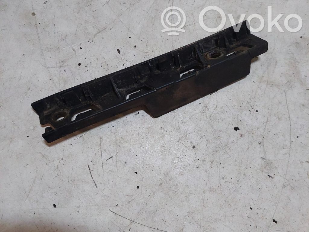 Fender mounting bracket   51777086227