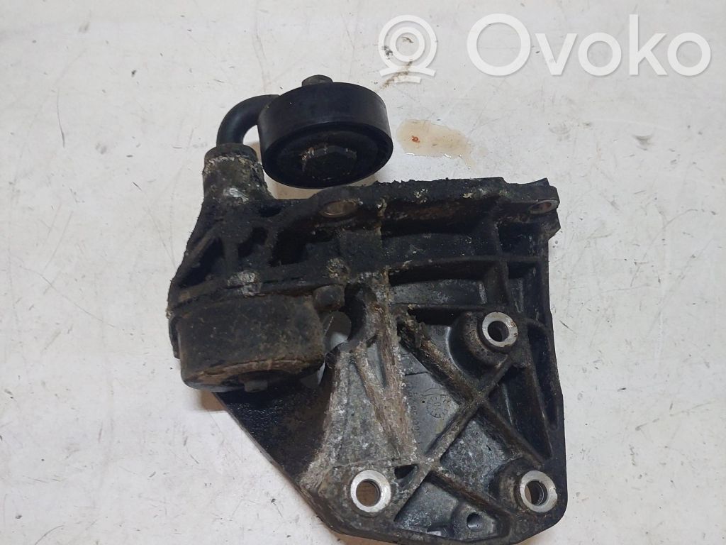 BMW X3 E83 Engine mounting bracket 