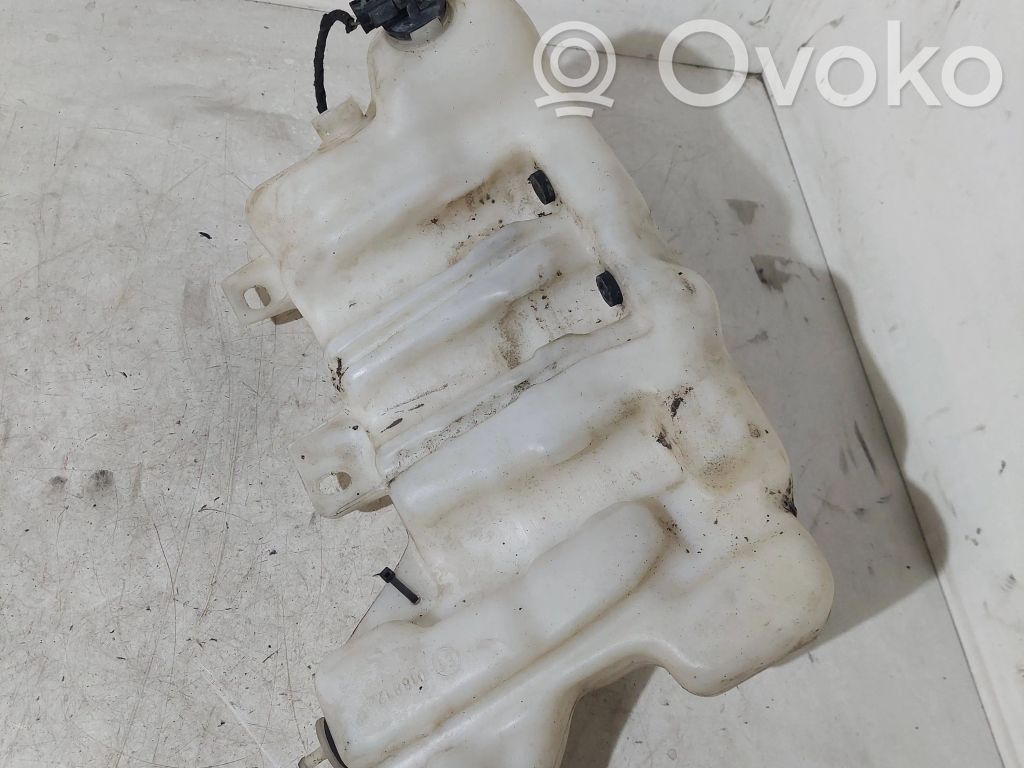 BMW 5 E39 Logu šķidruma tvertne 