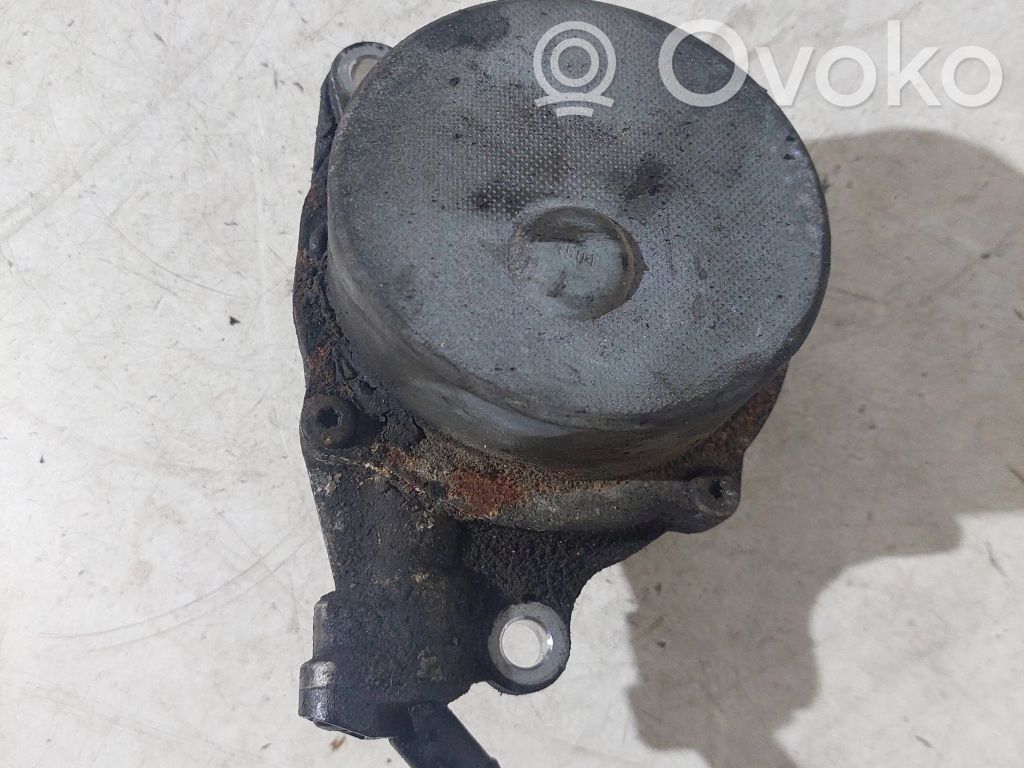 BMW 5 E39 Vacuum pump 