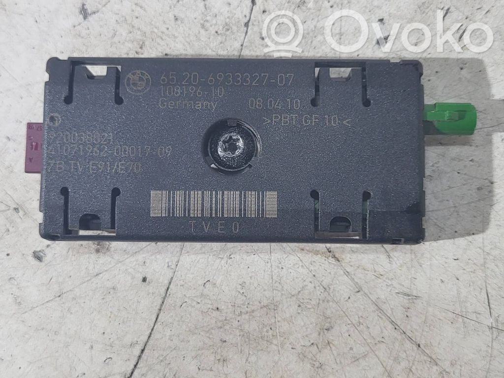 BMW 3 E90 E91 Aerial antenna amplifier 