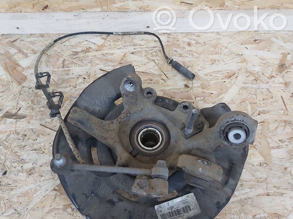 Front wheel hub spindle knuckle