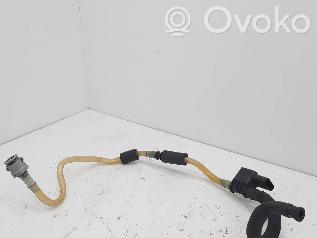 BMW X5 E70 Fuel line pipe 