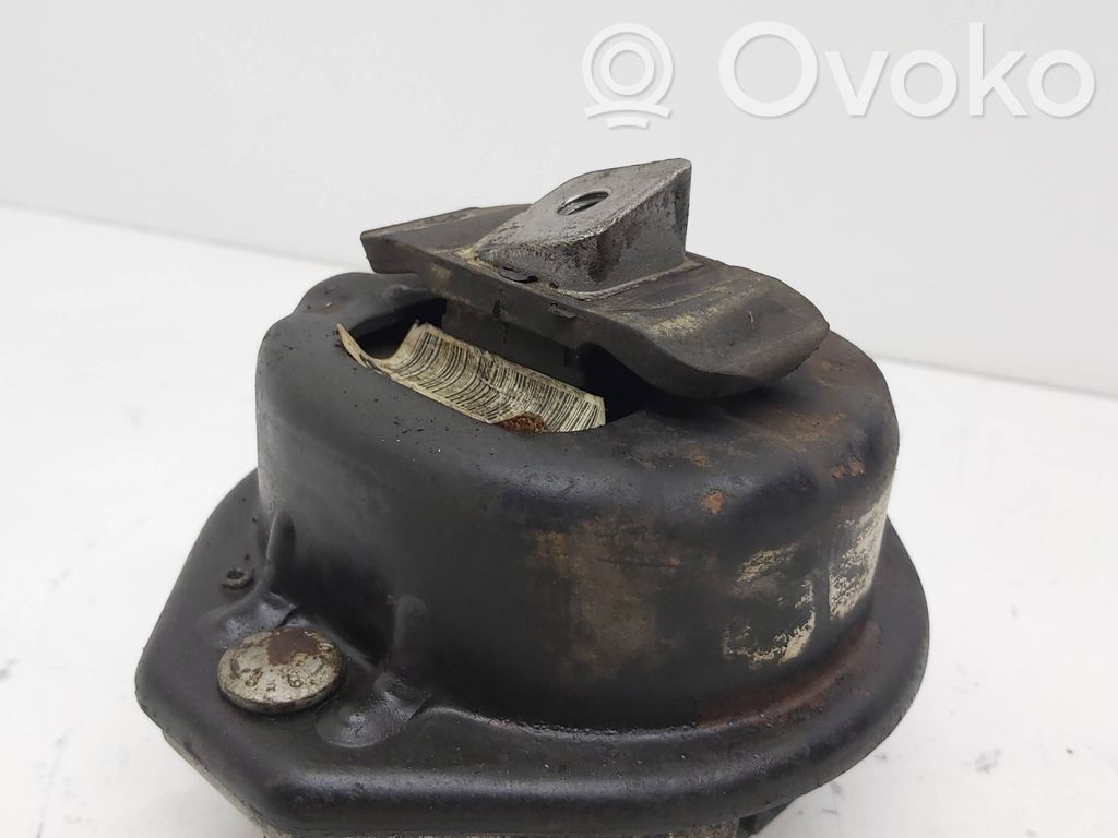 BMW 7 E65 E66 Engine mount bracket 